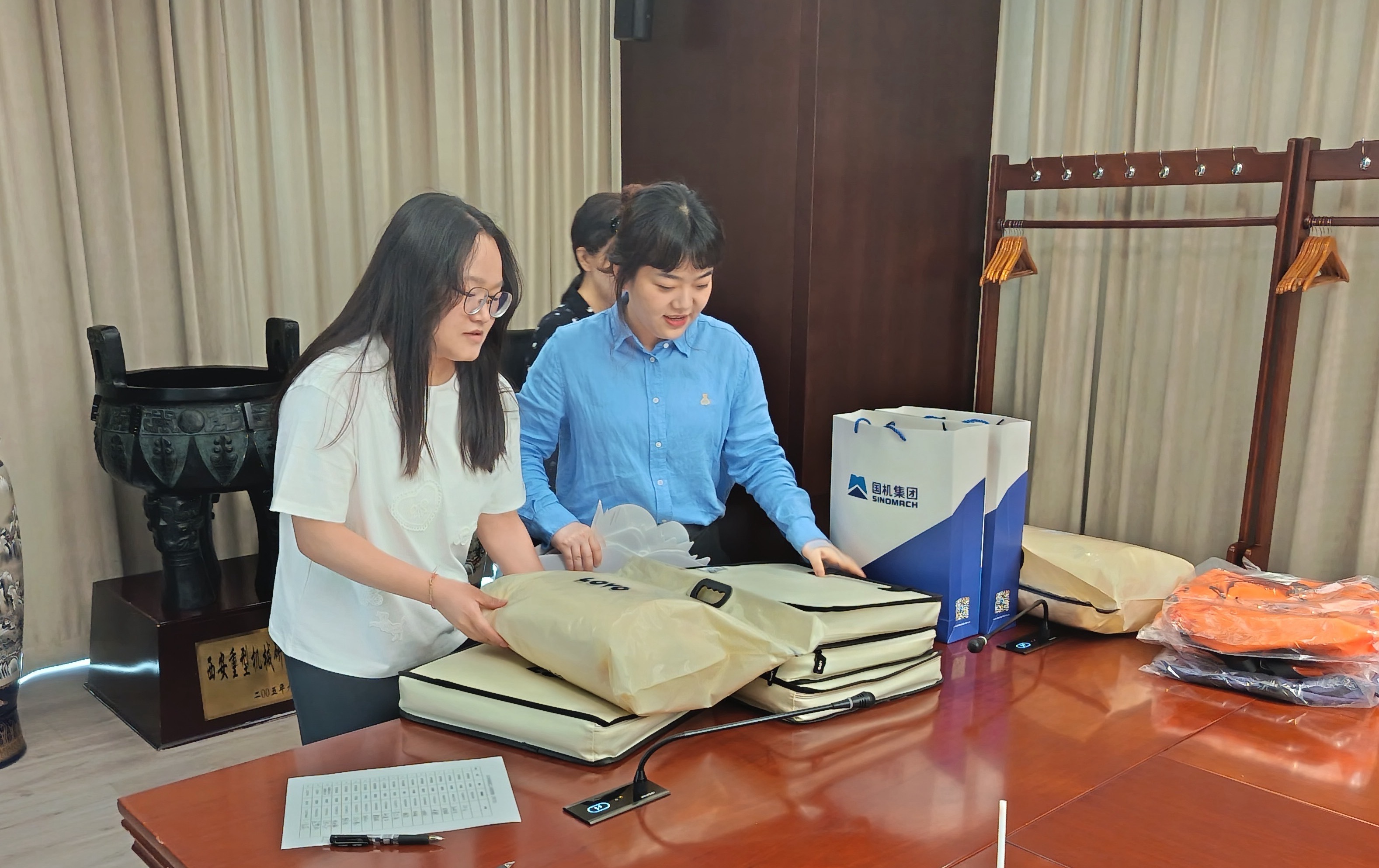 7-1 中国重机组织开展2026年新员工见面会【摄影:李晶晶】微信图片_2026-07-03_082957_434.jpg